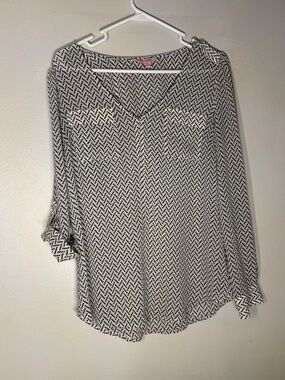 Candie's Black & White Chevron V-Neck Blouse